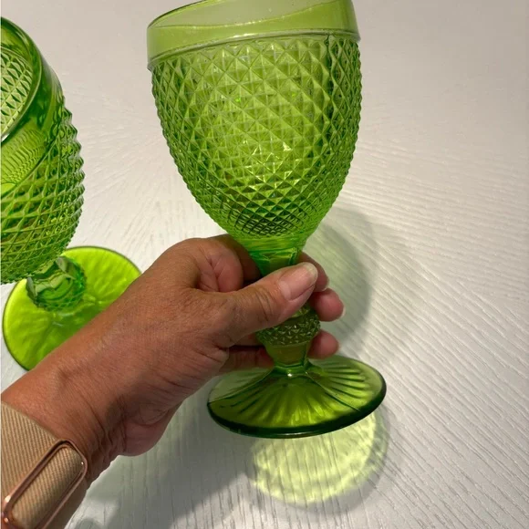 Light Green Diamond Point Wine Glasses Water Goblets Set of 2 - Picture 5 of 13
